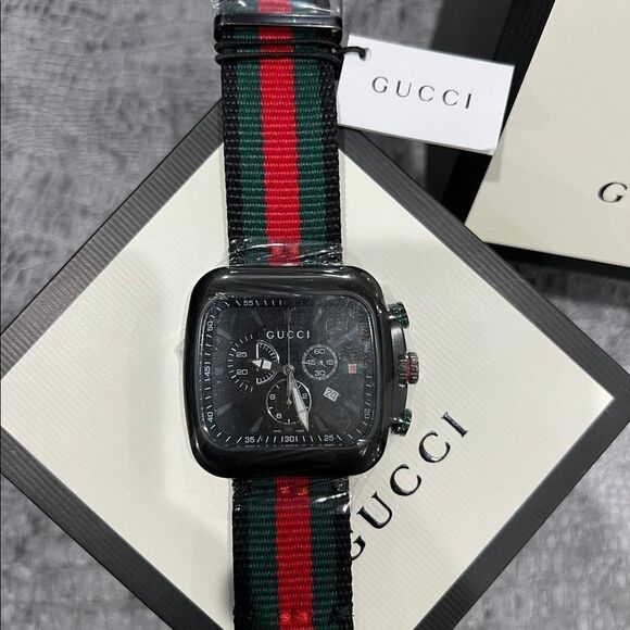 NIB Green & Red G-Coupe Gucci Watch - Picture 4 of 8